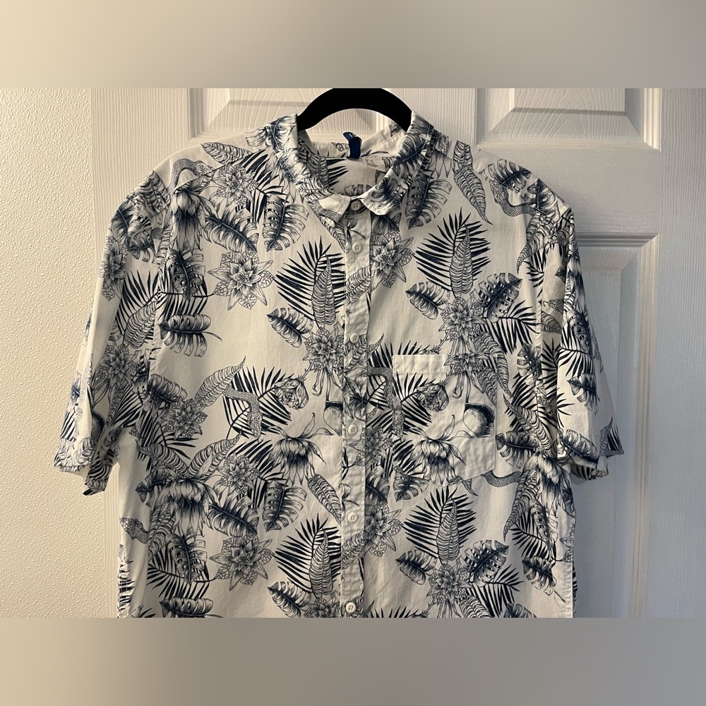 H&M divided men’s button up - Picture 2 of 6